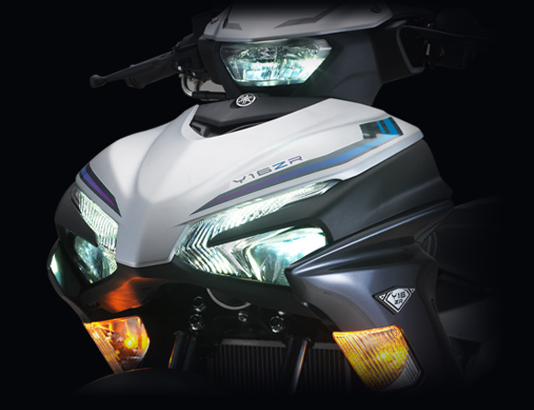 Y15ZR aerodynamic front visor feature
