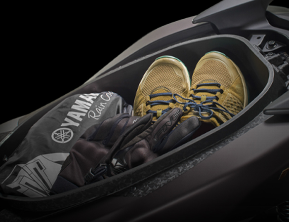 Y15ZR aerodynamic front visor feature