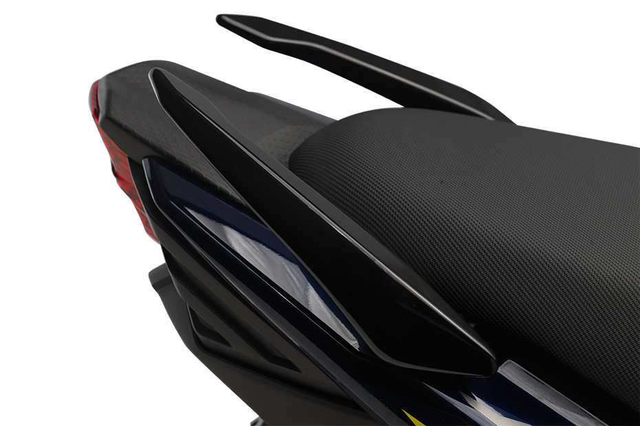 Y15ZR aerodynamic front visor feature