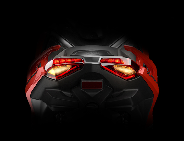 Y15ZR aerodynamic front visor feature