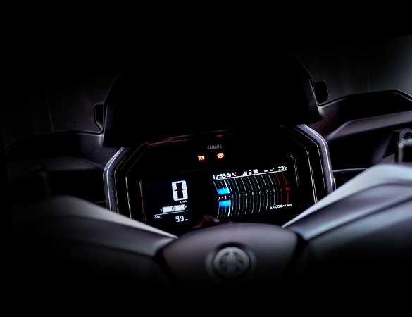 Y15ZR front air scoop feature