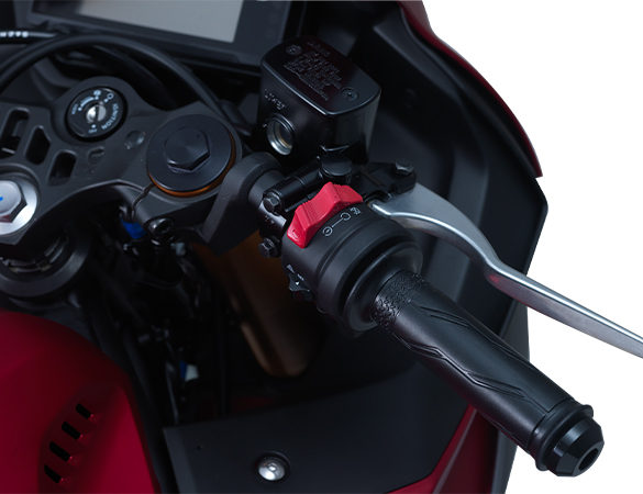 Y15ZR aerodynamic front visor feature