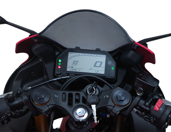 Y15ZR aerodynamic front visor feature