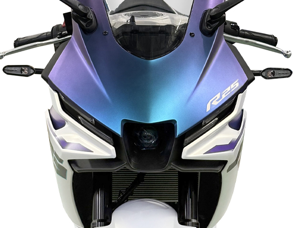 Y15ZR aerodynamic front visor feature