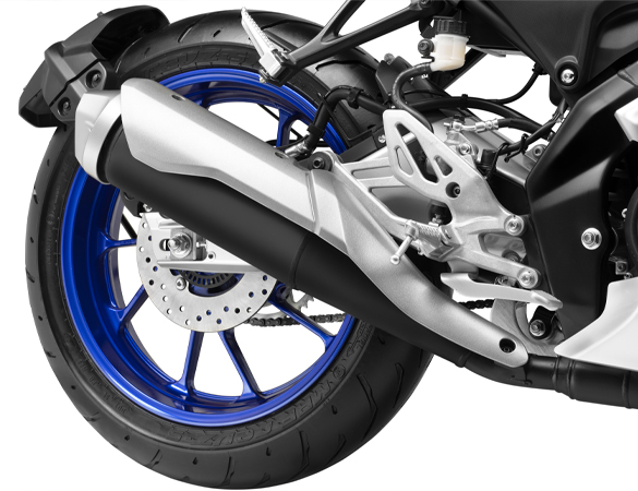 Y15ZR aerodynamic front visor feature