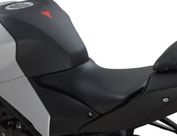 Y15ZR aerodynamic front visor feature