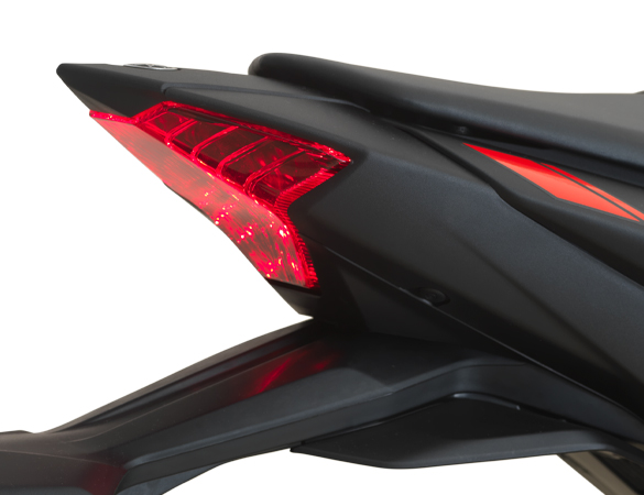 Y15ZR front air scoop feature