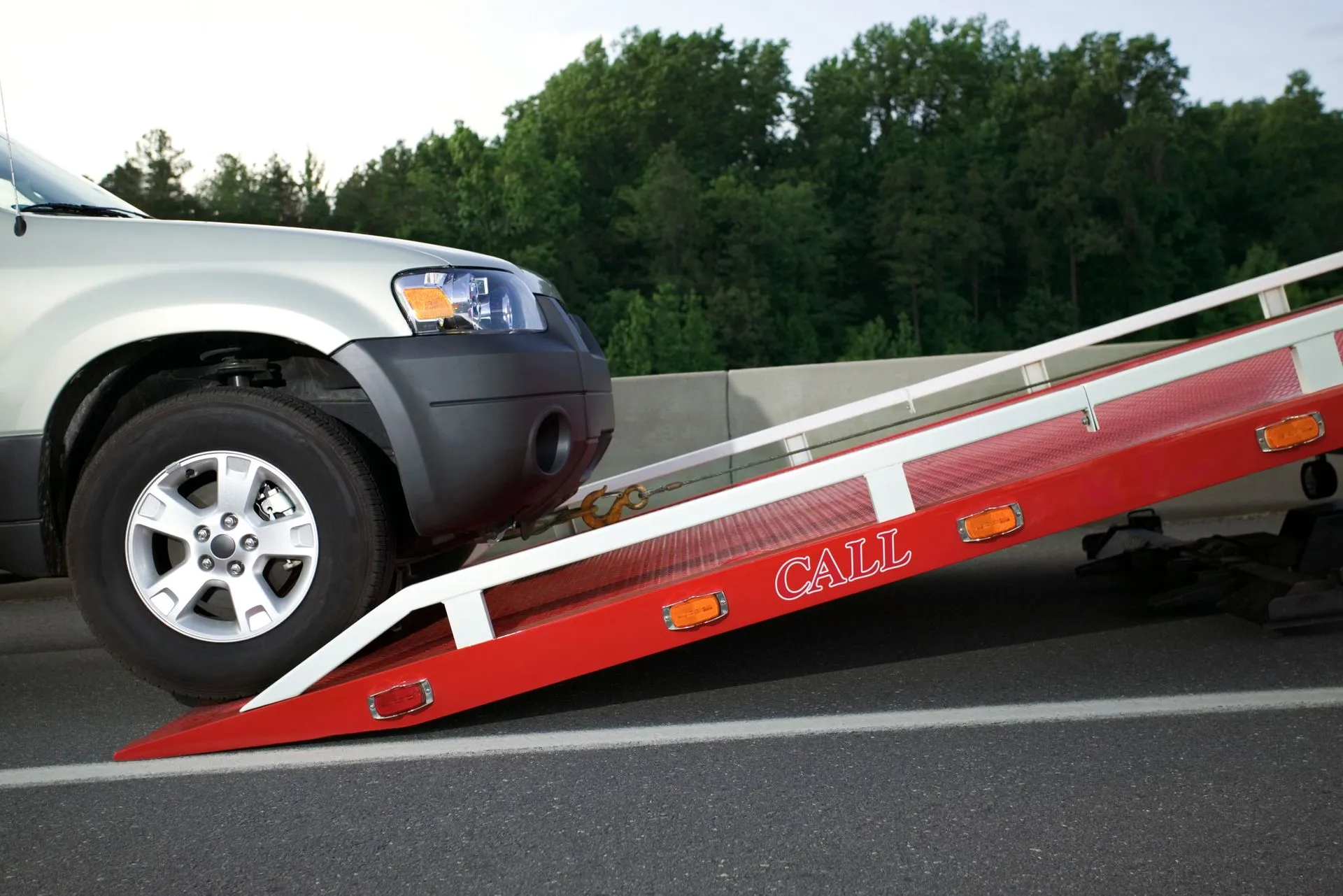 The history of tow trucks article image