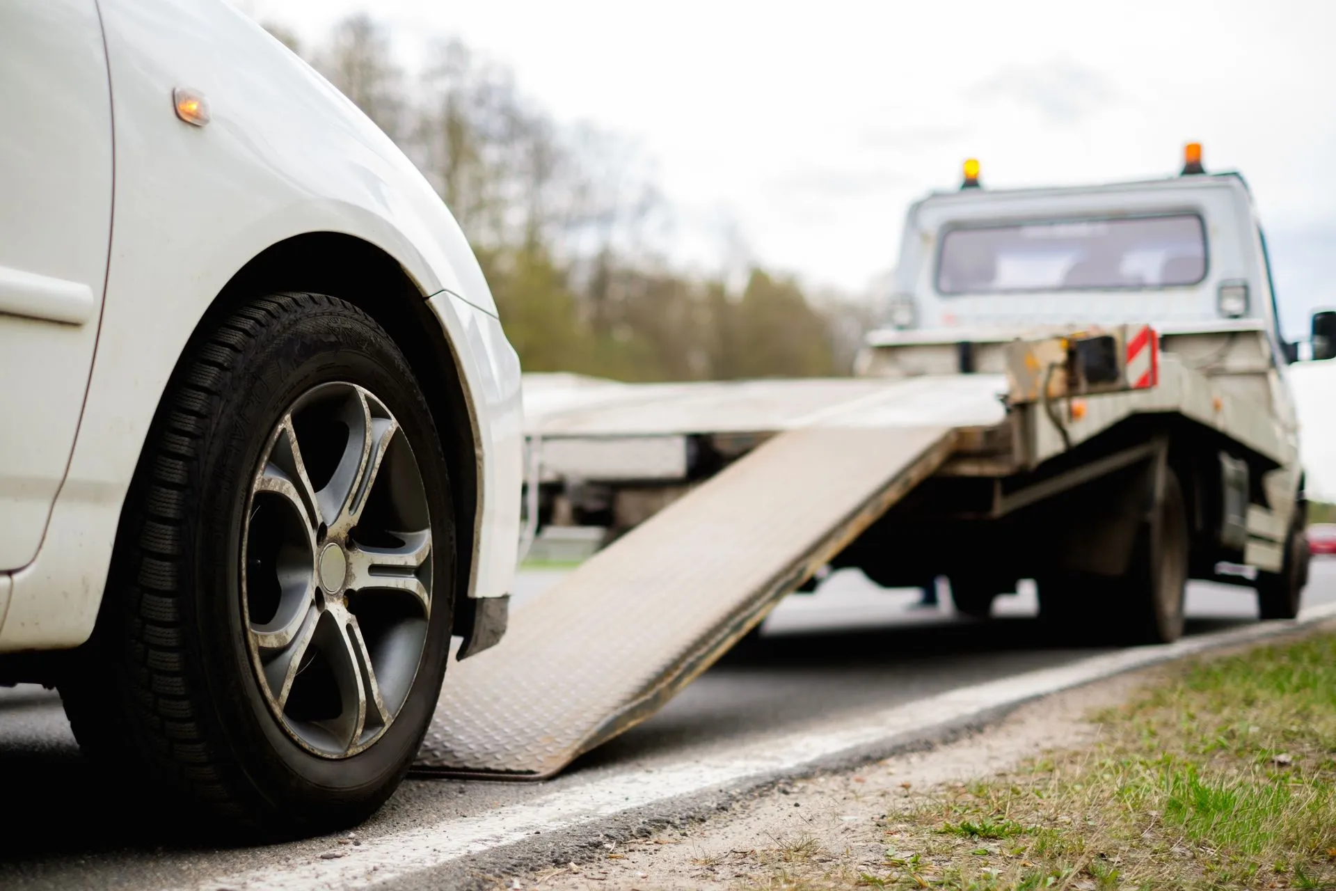 Types of tow trucks article image