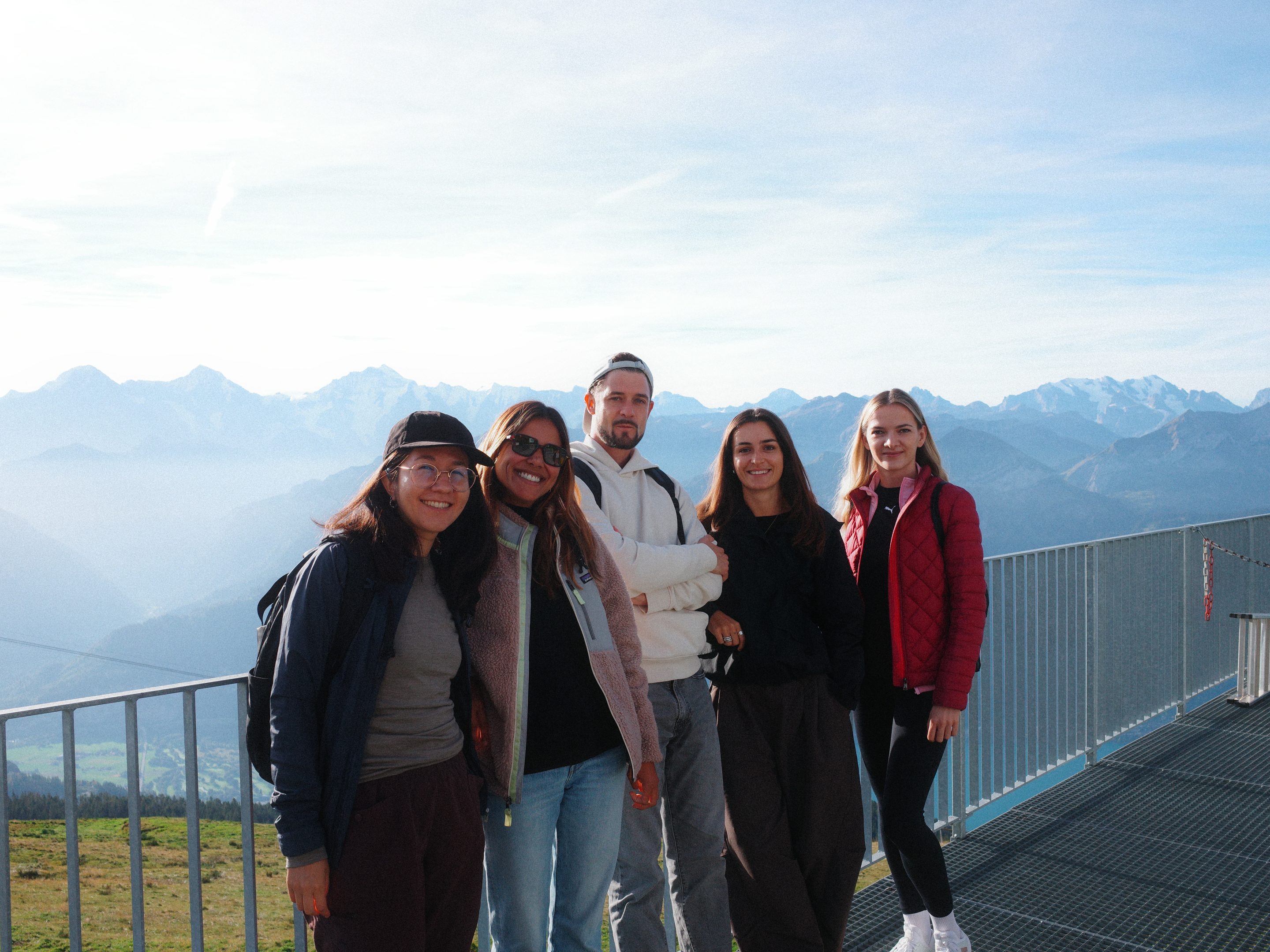 The Emarket Bern team on a team outing at the Niederhorn