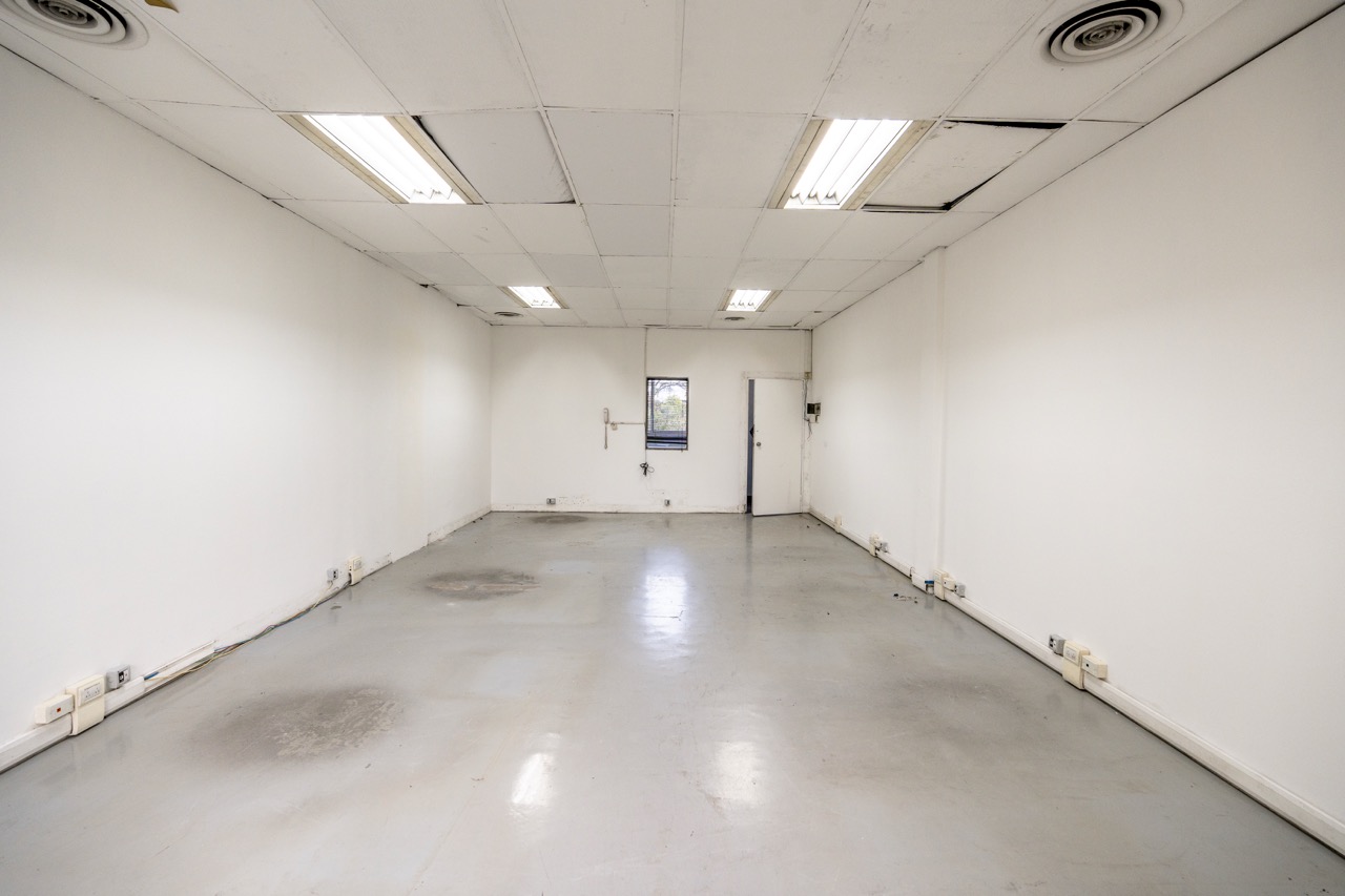 Interior de la oficina de 47 m² en Parque Suárez, San Martín