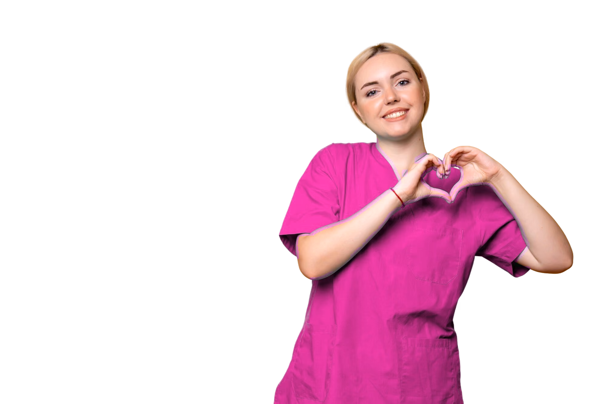 Pflegekraft im pinken Hakuna-Kasack formt mit den Händen ein Herz
