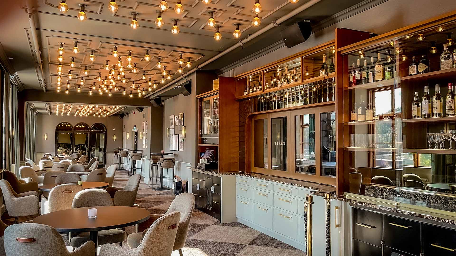 Tullhuset SeaClub: Illuminating the Waterfront