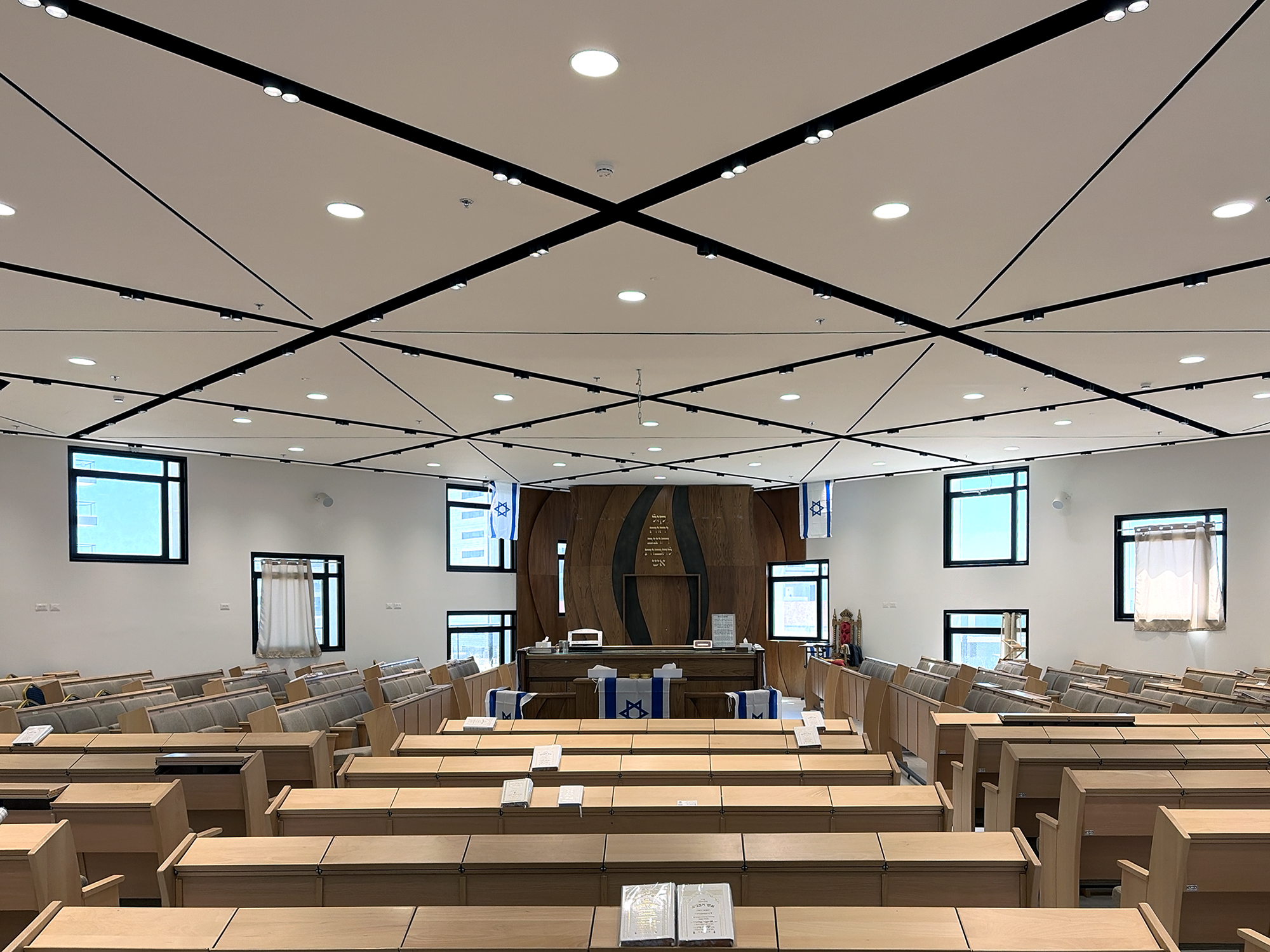 SYNAGOGUE ESH HABANIM