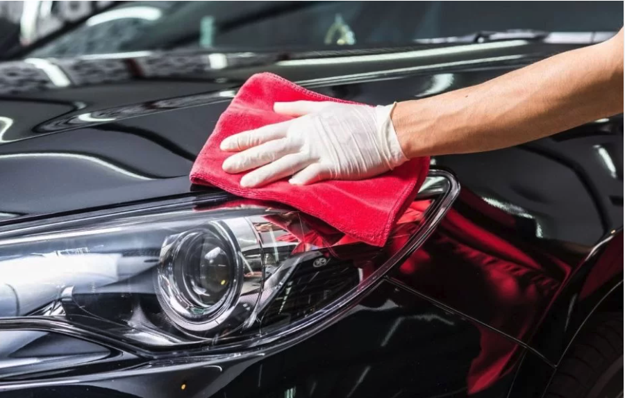 GG Mobile detailing a car in Santa Barbara