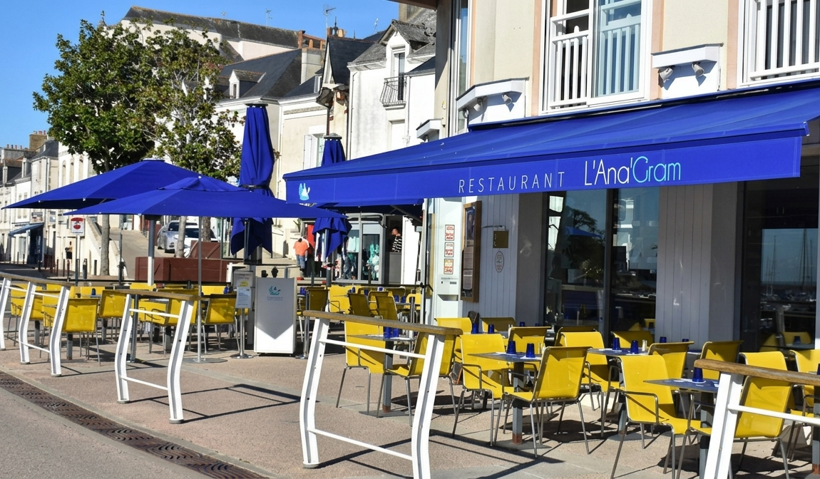 Terrasse du restaurant L'Ana'Gram face au port de Pornic