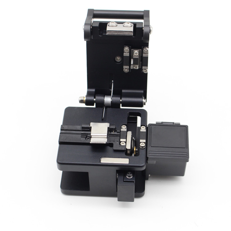 X50F — XHFiber High Precision Fiber Cleaver for PM Fiber