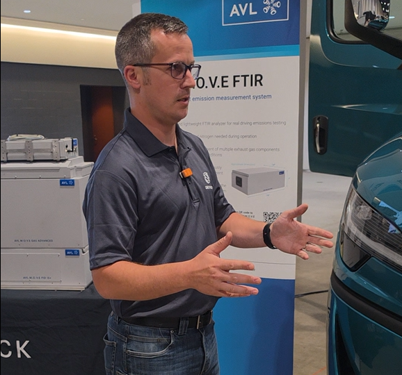 Inside the New Freightliner Cascadia: DD15 Engine & Smart Technology