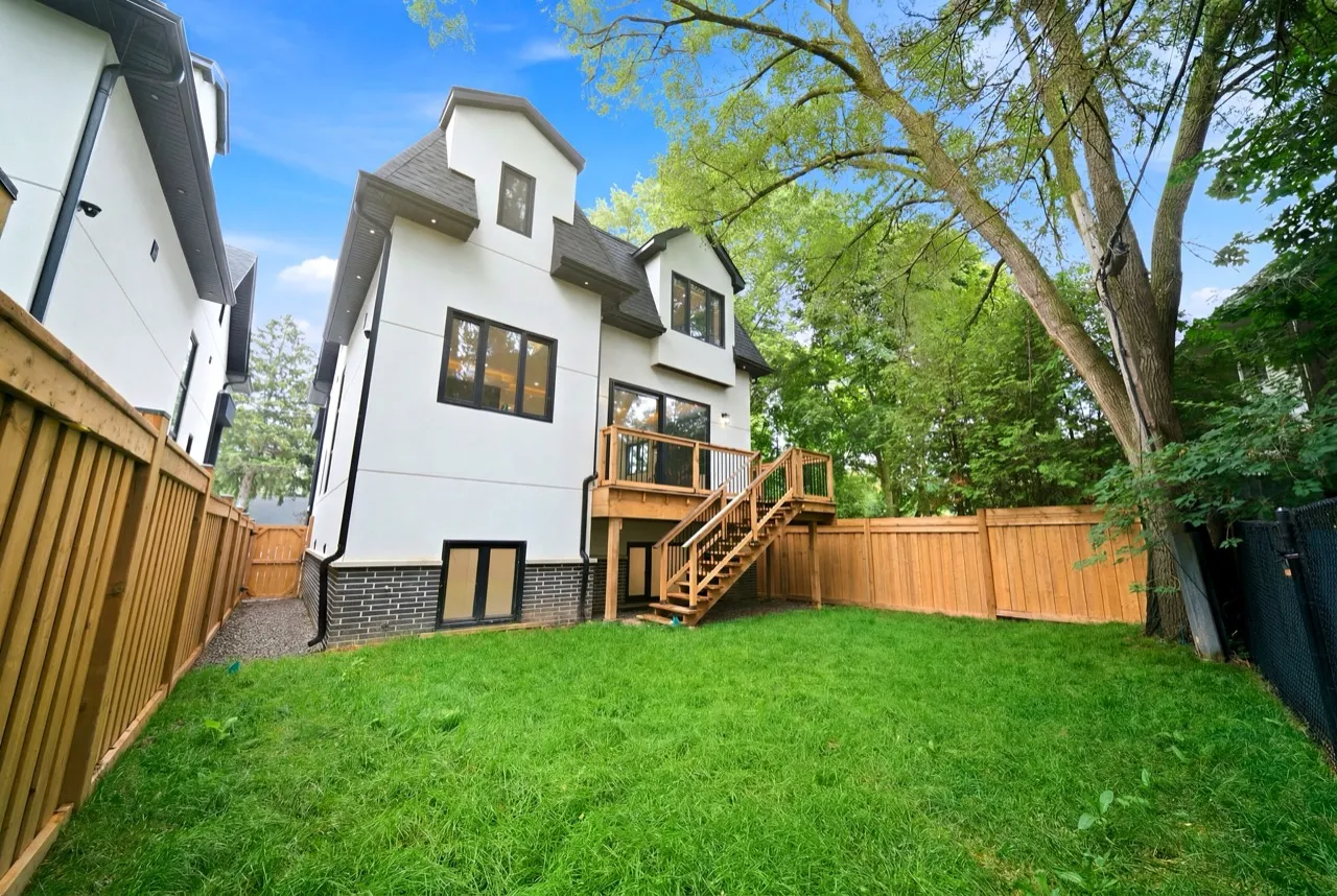 28 Pine Ave S, Mississauga — HDR listing photo