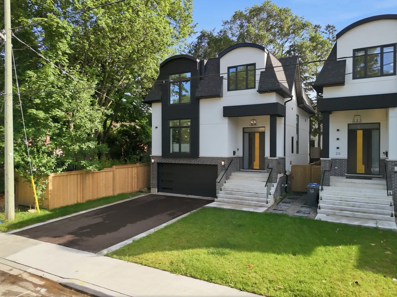 28 Pine Ave S, Mississauga — HDR listing photo