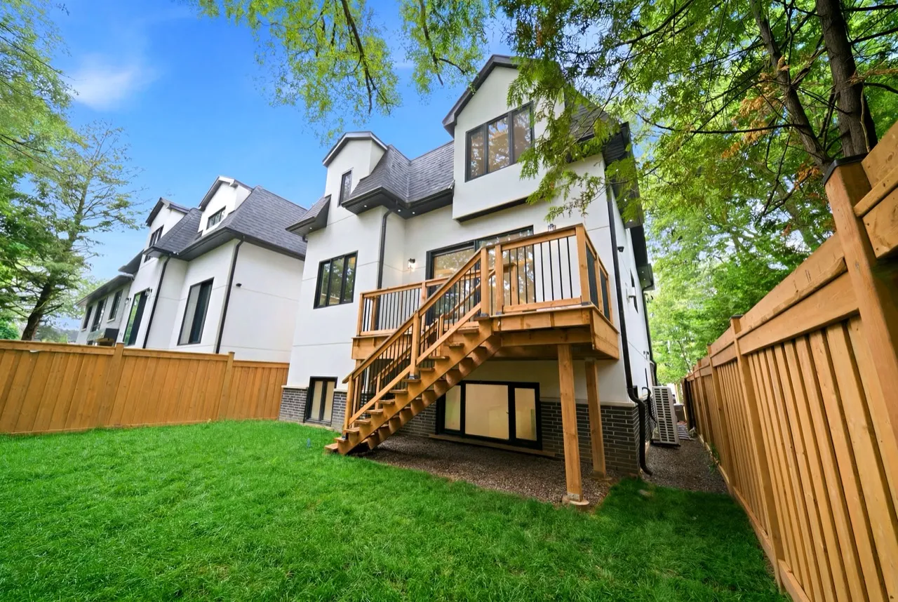 28 Pine Ave S, Mississauga — HDR listing photo