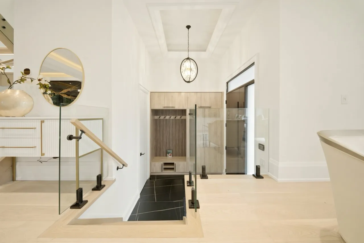 28 Pine Ave S, Mississauga — HDR listing photo