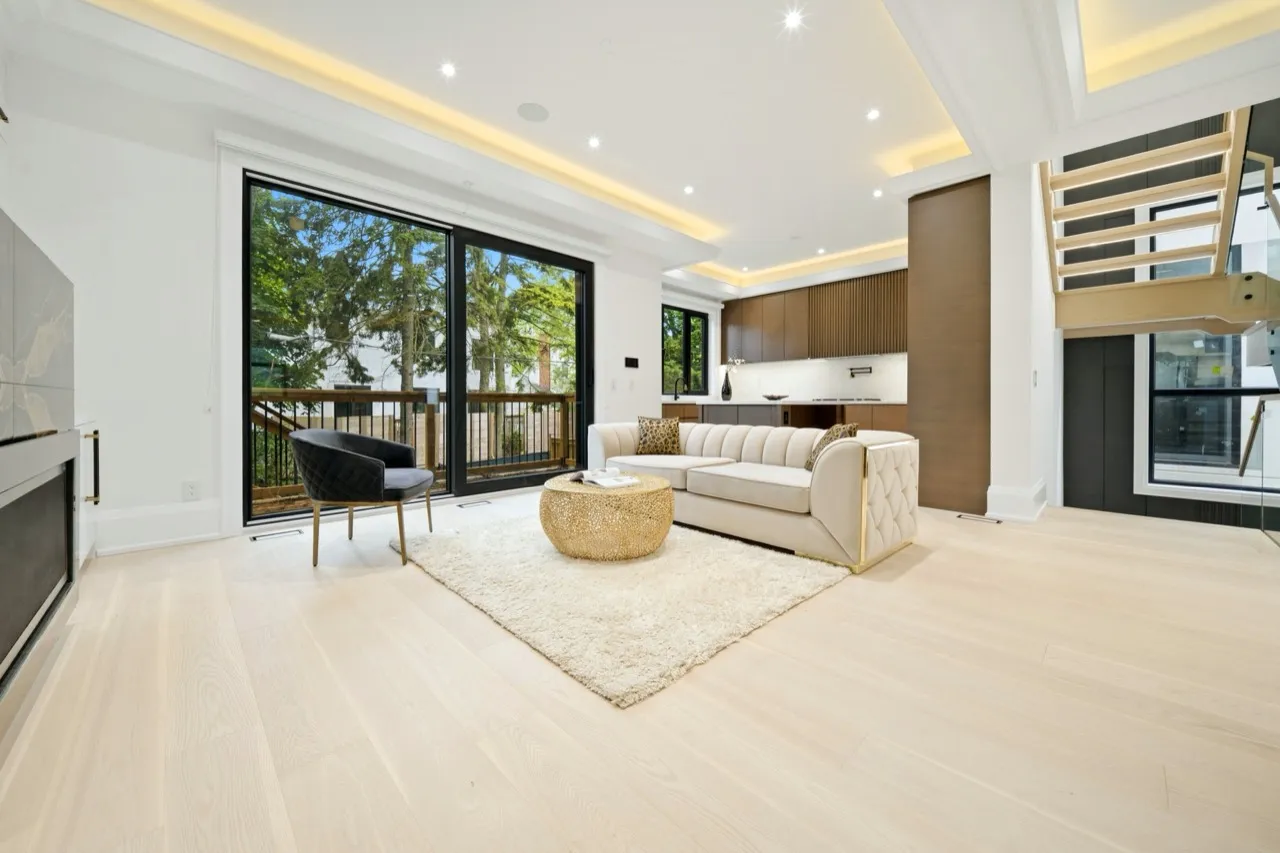 28 Pine Ave S, Mississauga — HDR listing photo