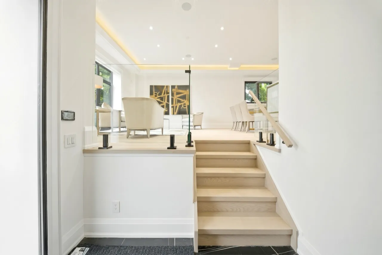 28 Pine Ave S, Mississauga — HDR listing photo