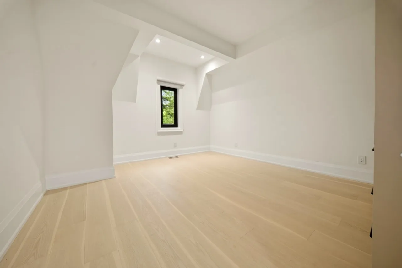 28 Pine Ave S, Mississauga — HDR listing photo