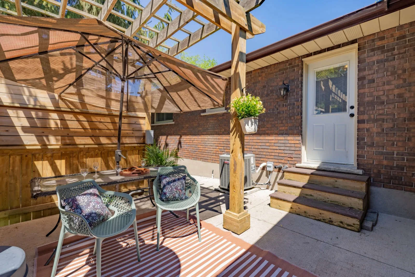 4 Cedar St, Port Colborne — pergola patio at the back door