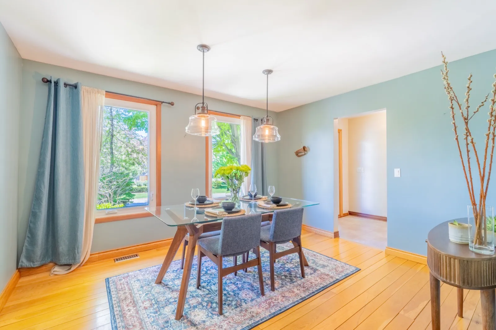 4 Cedar St, Port Colborne — dining room with glass table and garden view