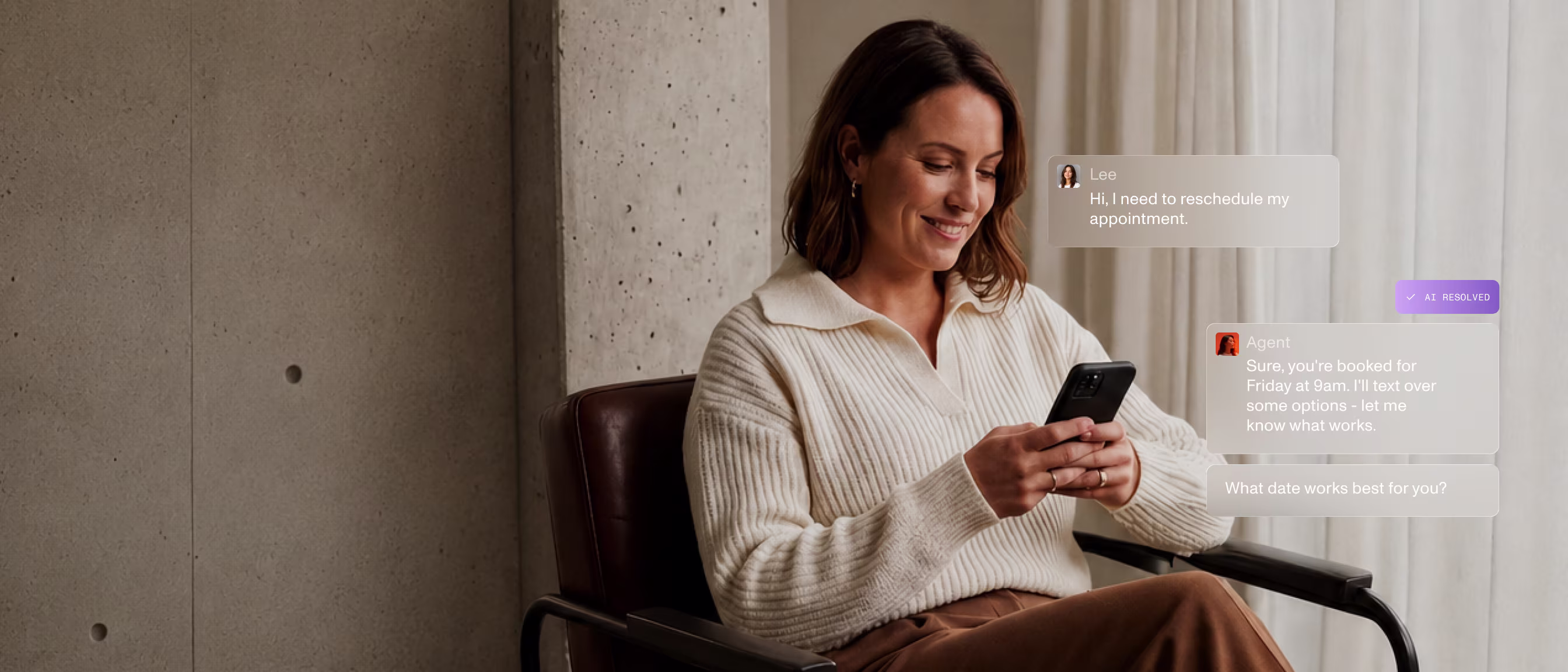 ein E-Commerce-Kunde, der im Live-Chat auf eine Lösung wartet 