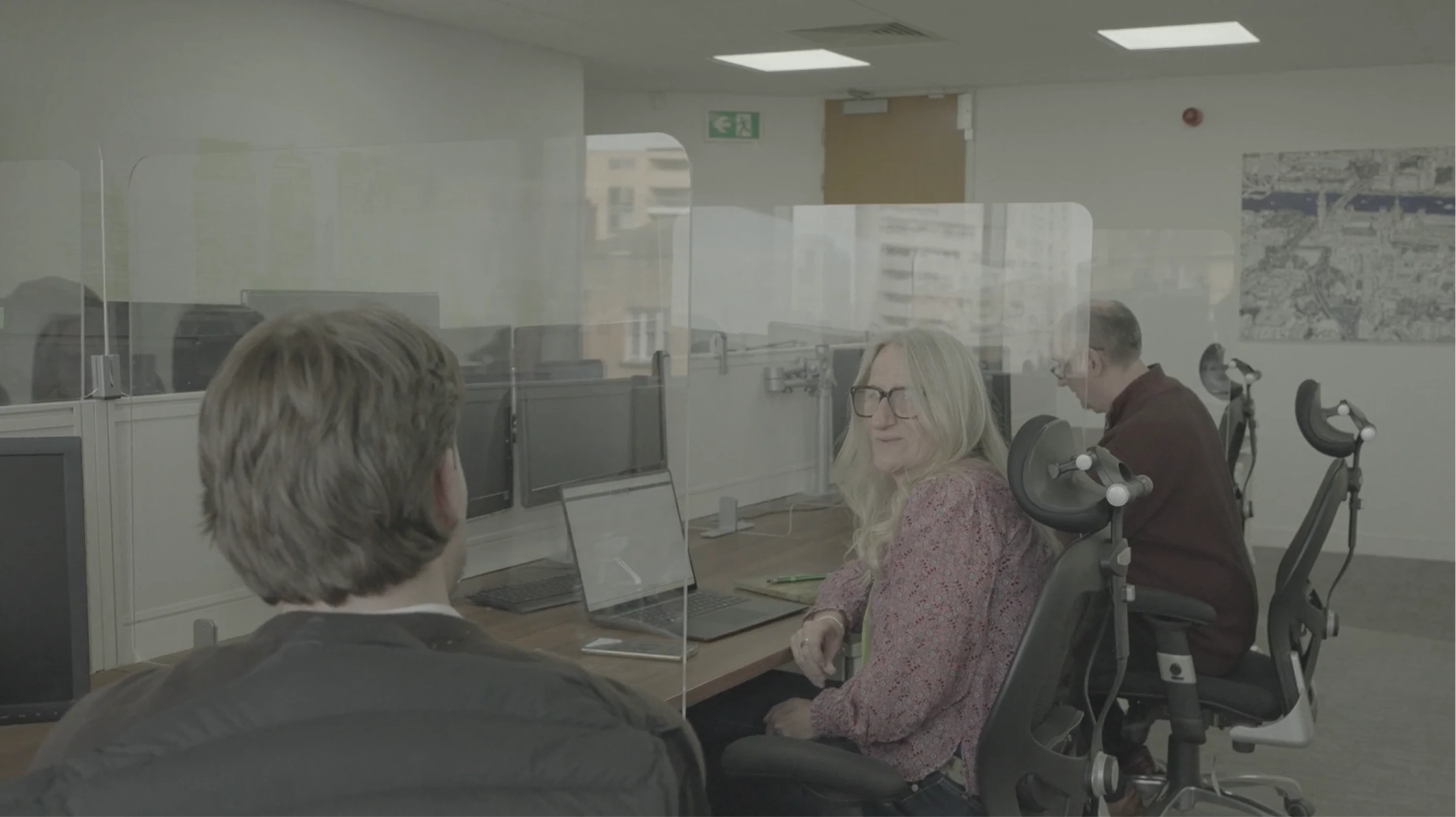 Pro DBA team working together in the office