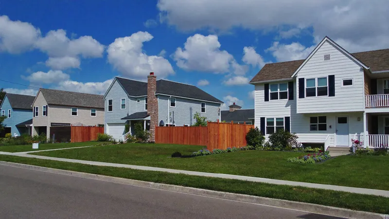 Rue résidentielle paisible de Laval