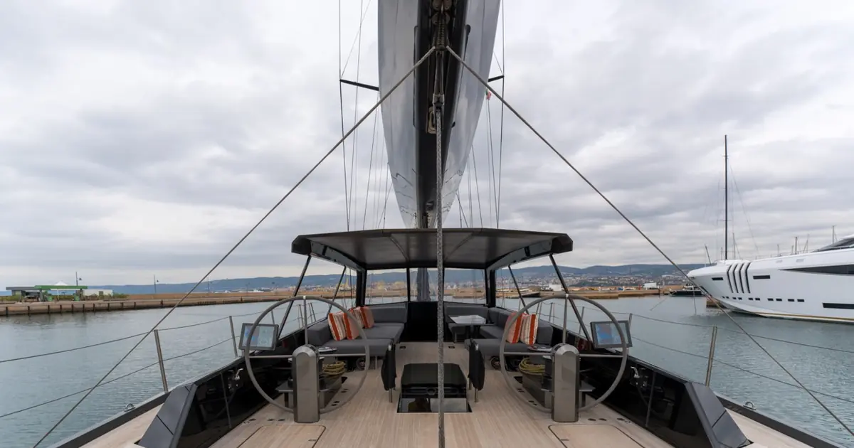 CNB 100 - foto 1 - Mr. Blu Yacht & Ship