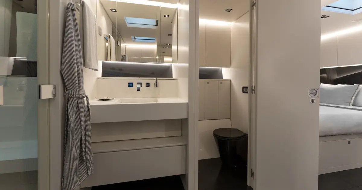 CNB 100 - foto 13 - Mr. Blu Yacht & Ship