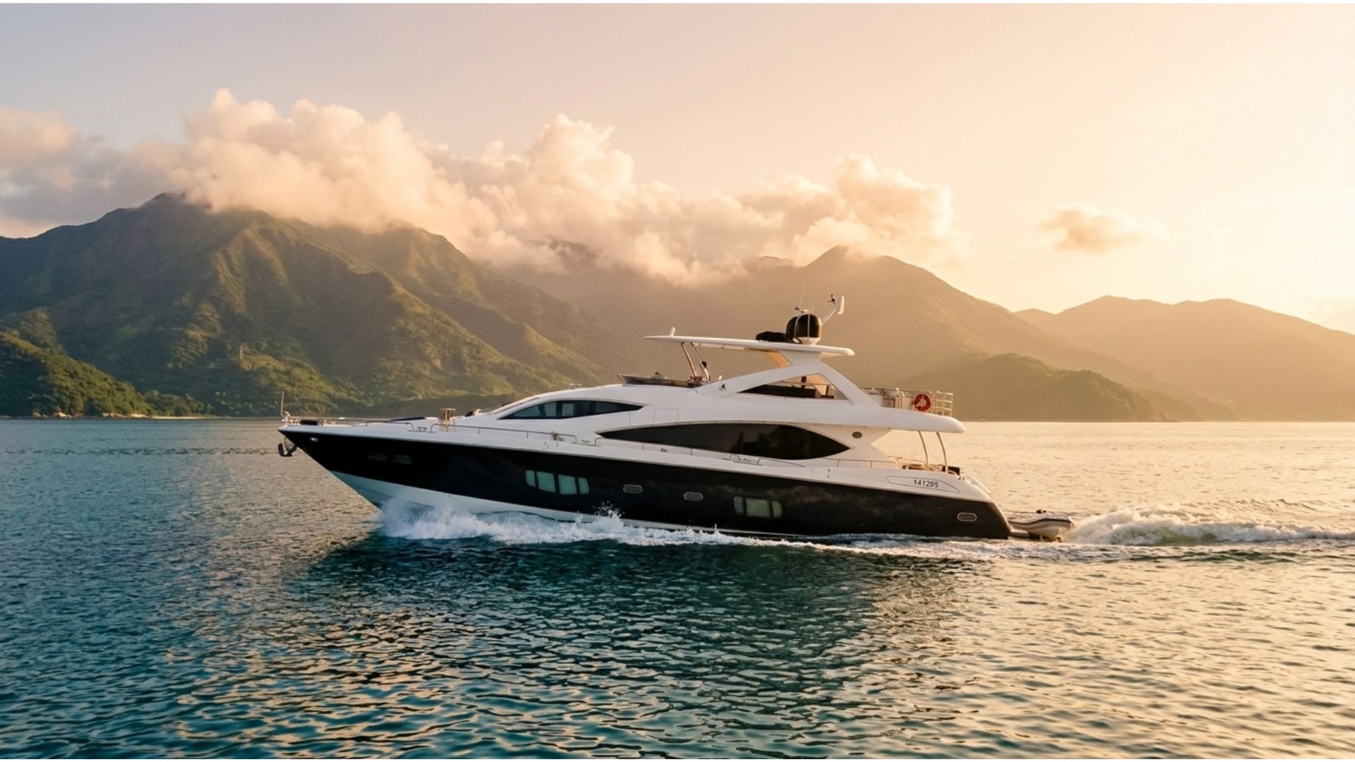 2011 Sunseeker 88 Yacht | Luxury Flybridge Motor Yacht