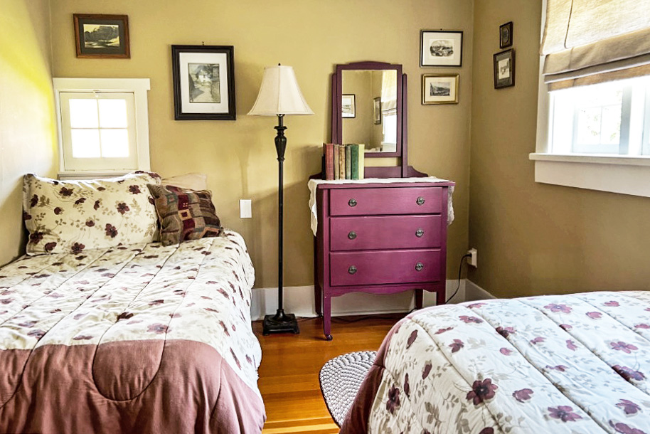 Twin Bedroom