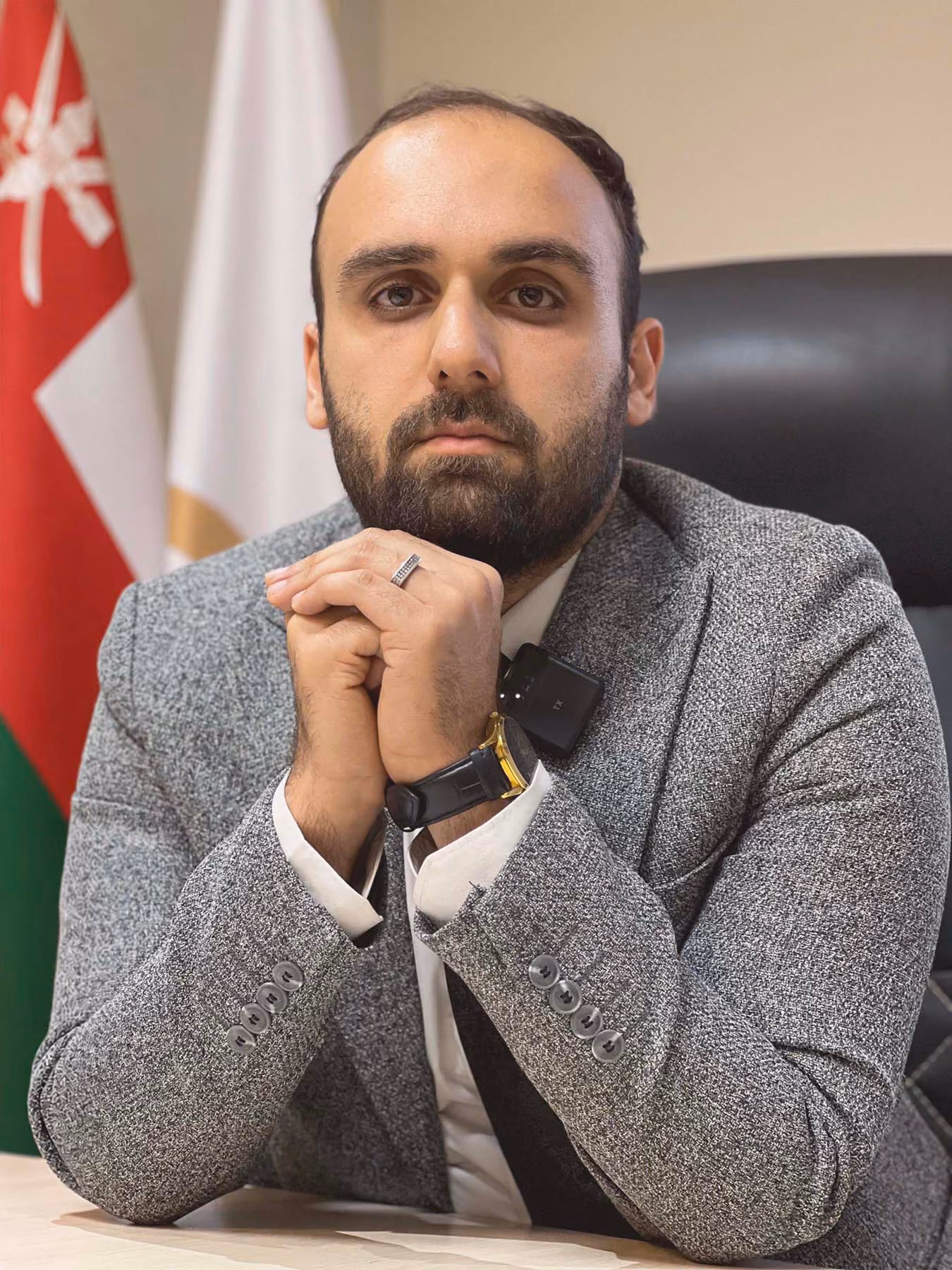 محمد حسين سليماني في بيئة عمل مهنية
