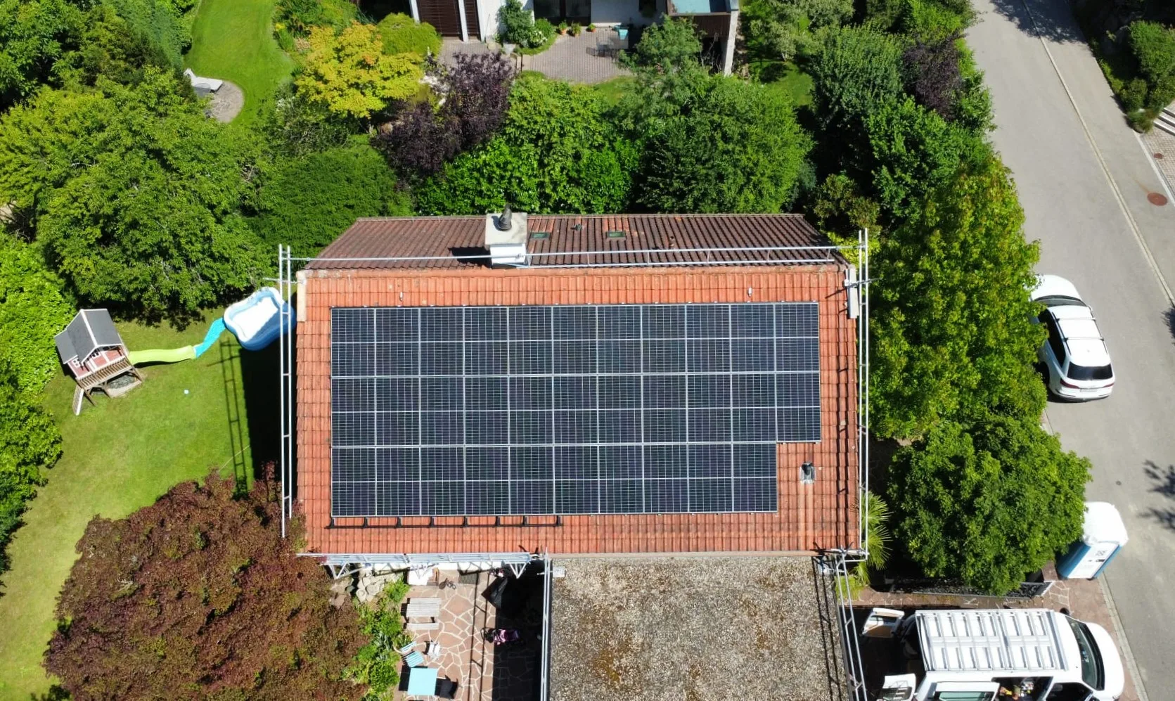 Solaranlage Ringstrasse Zumikon, 15 kWp mit 21-kWh-Speicher, Einfamilienhaus, installiert von Solar 360 2026