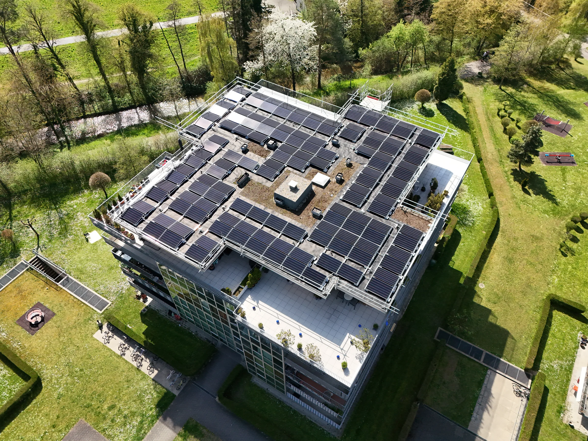 Solaranlage Wässerwiesenstrasse Winterthur, 132 kWp, Mehrfamilienhäuser mit ZEV, installiert von Solar 360 2026