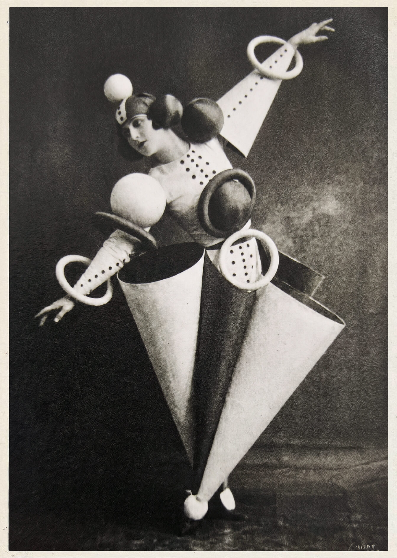 The Triadic Ballet - AI recreation
