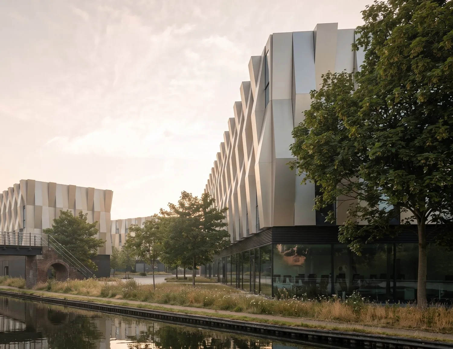 A contemporary canal-side residential scheme by Rickett Architects
