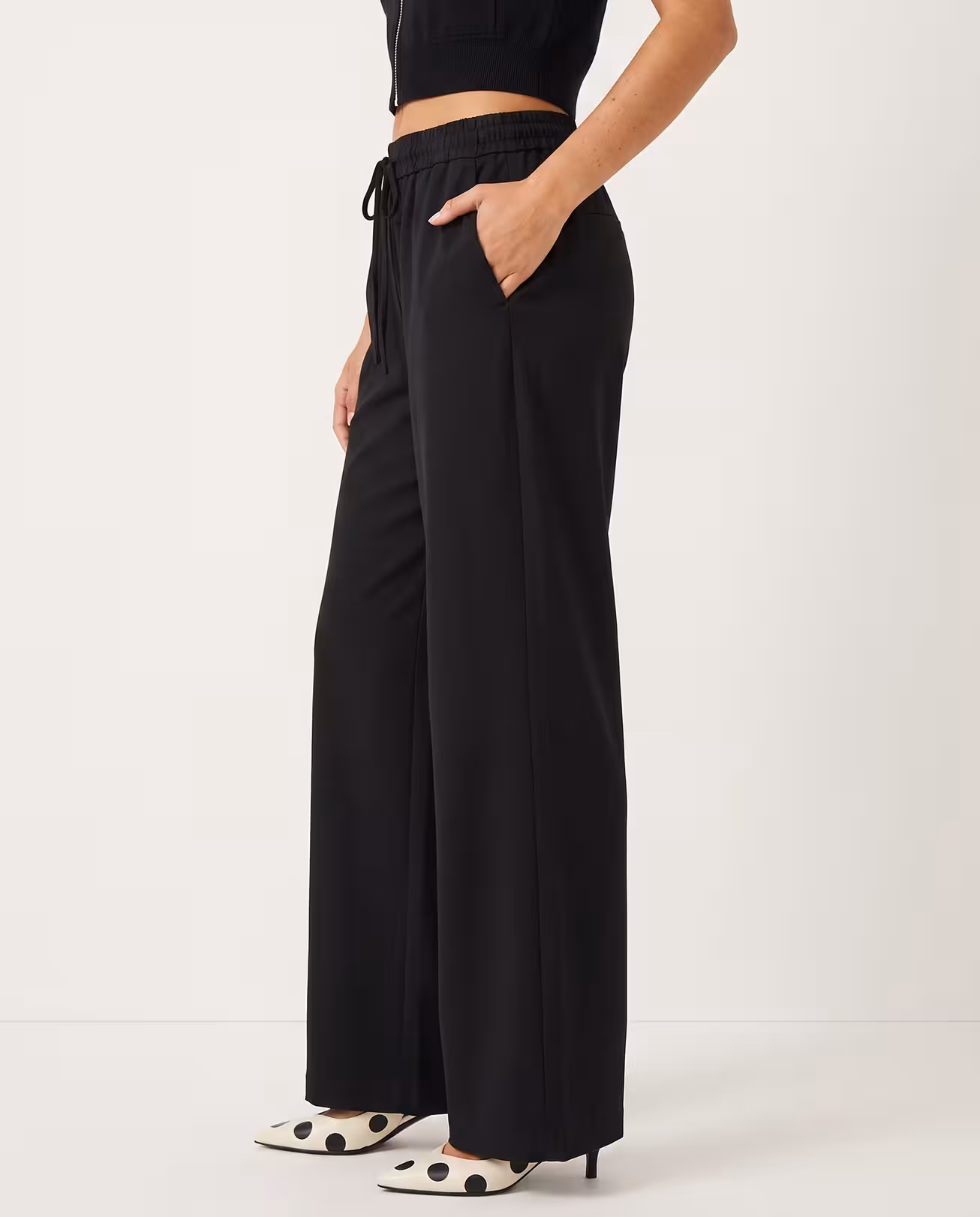 High-Waist Elasticated Trouser in Black