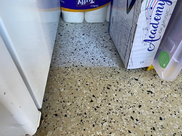 discoloured epoxy