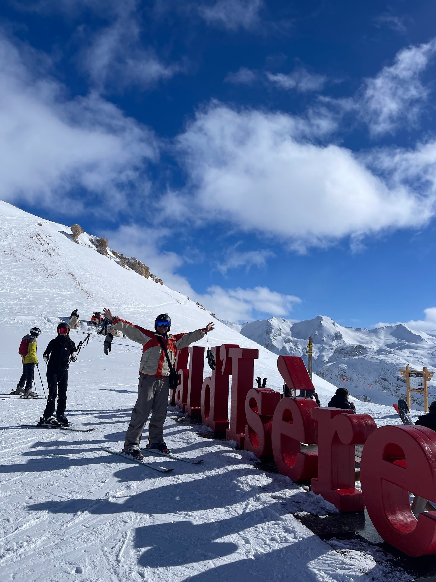 Emmanuel celebrando en las pistas de Val d'Isère, Francia