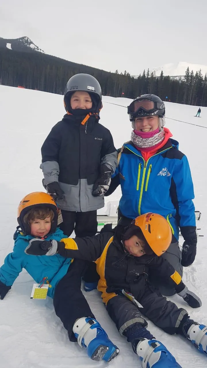 Primer viaje a la nieve con niños: guía práctica para organizarlo