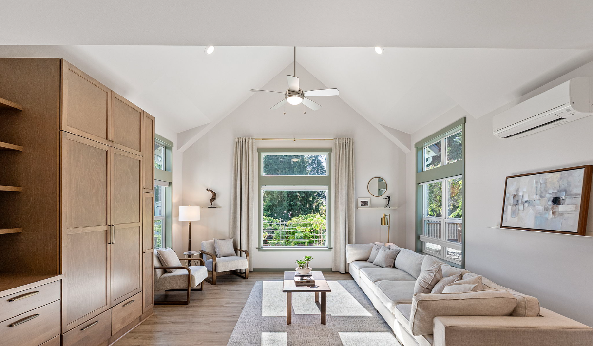 Living room in a completed Hilson Homes build in Steilacoom, Washington