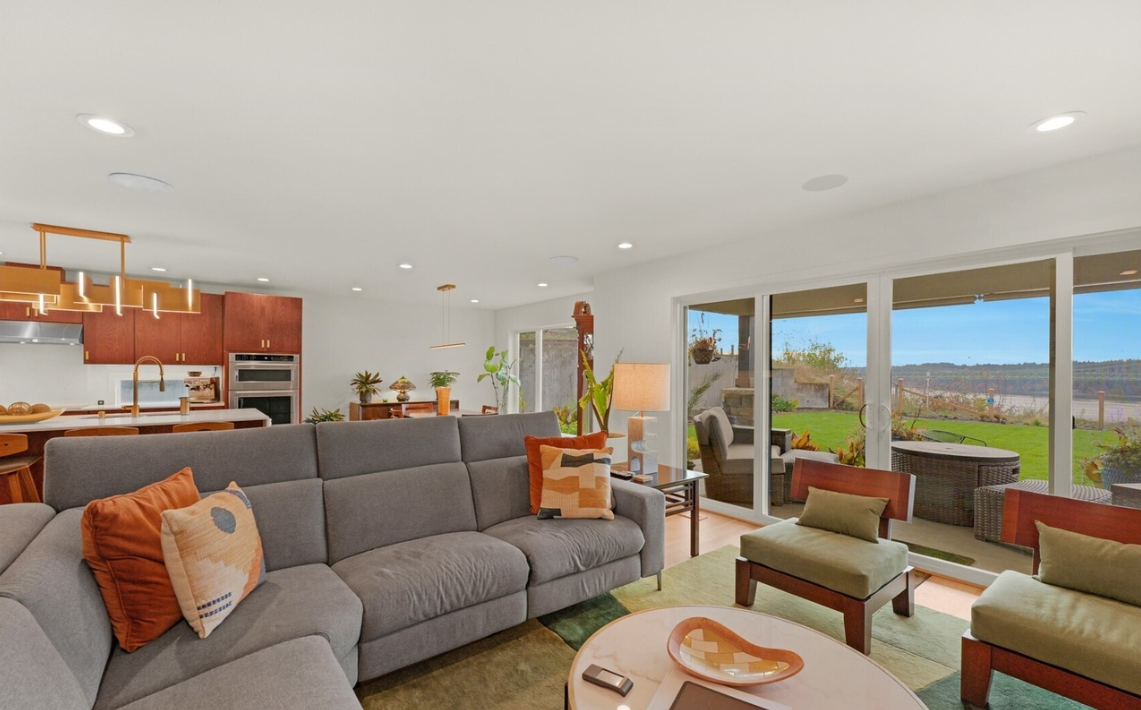 Living room in a completed Hilson Homes build in Tacoma, Washington