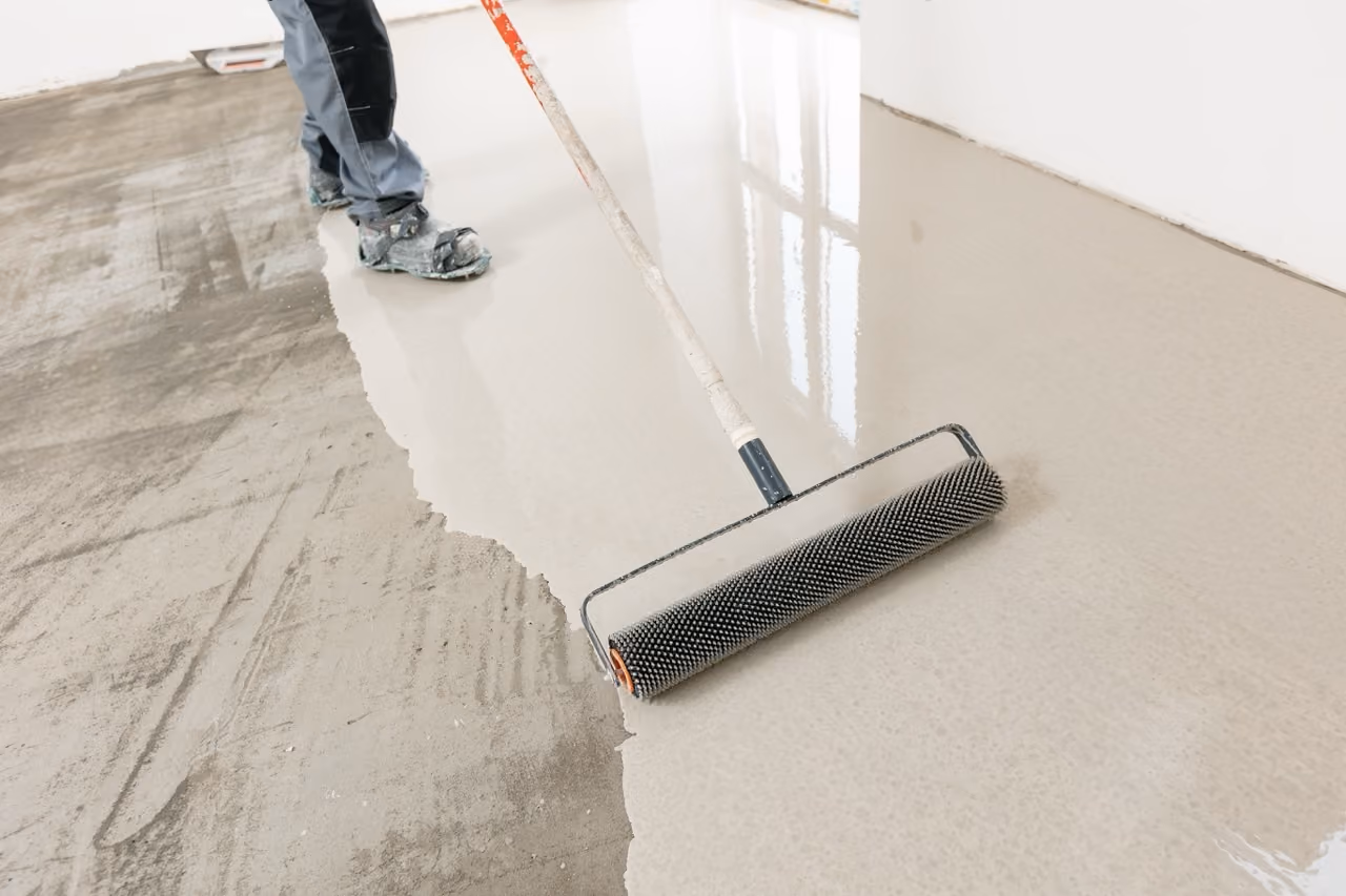 Worker applying gypsum 
